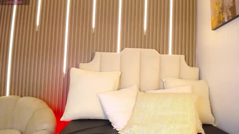 Zafiro online show from February 26, 5:28 am