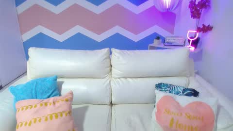 Zahira  online show from February 17, 8:41 pm