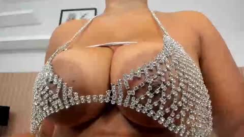 Snapshot of zara_lopez chatting on September 19, 11:53 am zara lopez online show from September 19, 11:53 am