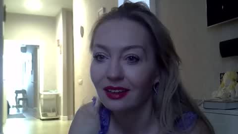 Zarina Swift online show from September 18, 4:22 am