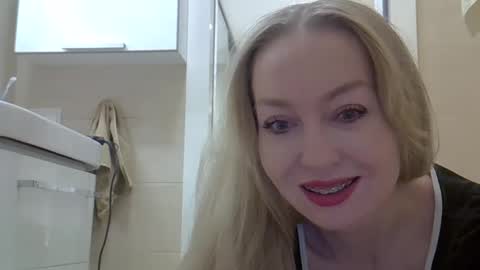 Zarina Swift online show from January 27, 4:41 am