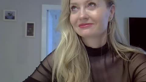 Zarina Swift online show from October 8, 4:50 am