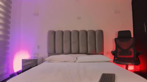 Zarina Waynne online show from November 15, 8:10 pm