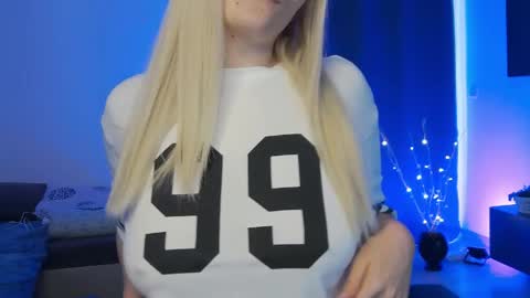 Zaya Izback -  online show from April 26, 3:54 pm