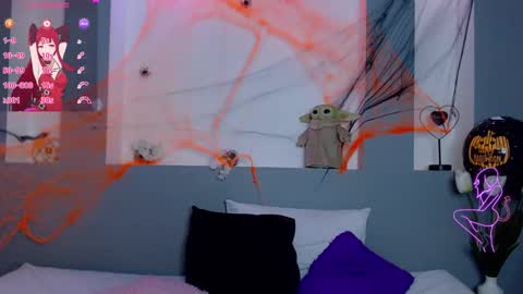 Karolyne online show from October 22, 4:45 pm