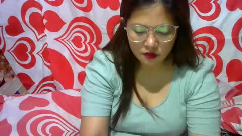 Snapshot of zeannalicious chatting on February 19, 2:44 am Im Zeanna online show from February 19, 2:44 am