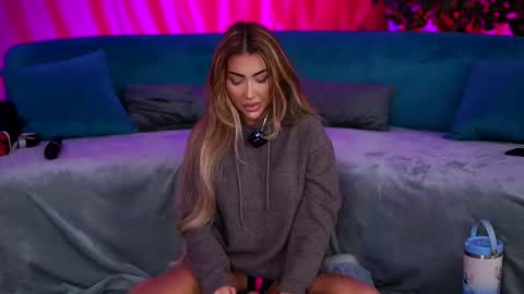 Zenyda online show from October 4, 11:38 am