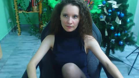 Snapshot of zianichols chatting on January 14, 10:44 pm zianichols online show from January 14, 10:44 pm