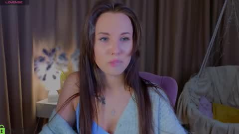 Zlata  Mon Tue Thu Fri Sun Sa GMT 3 0000pm - 0600pm  online show from October 10, 4:56 pm