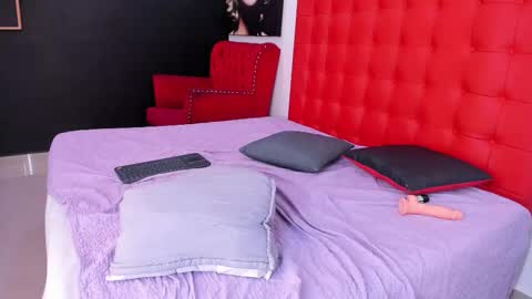 zoe__smiith online show from February 26, 7:18 am