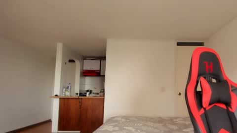 ZOE online show from February 11, 7:27 pm