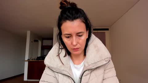 ZOE online show from March 8, 8:57 pm