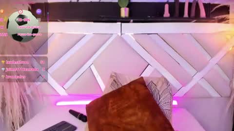 Zoey  online show from June 12, 3:03 am