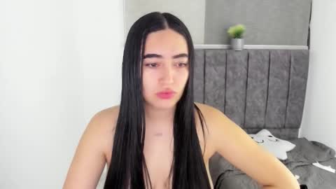 zoe_jones7 online show from November 25, 5:31 am