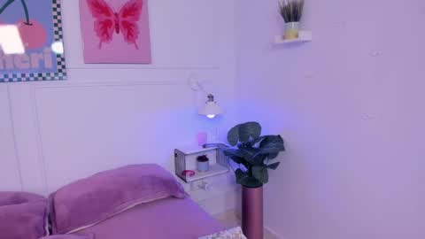 Zoe Lynch online show from December 3, 12:18 pm