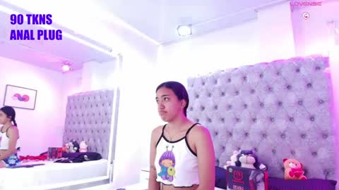 zoe  online show from July 6, 12:43 pm