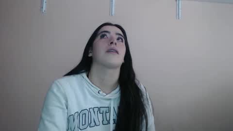 Snapshot of zoe_mill33r chatting on October 2, 6:13 pm Zoe online show from October 2, 6:13 pm