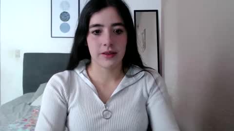 Snapshot of zoe_mill33r chatting on January 23, 5:21 pm Zoe online show from January 23, 5:21 pm