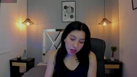 zoe_moreau online show from March 26, 8:10 pm