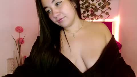 zoe_naughty22 online show from February 7, 6:24 am