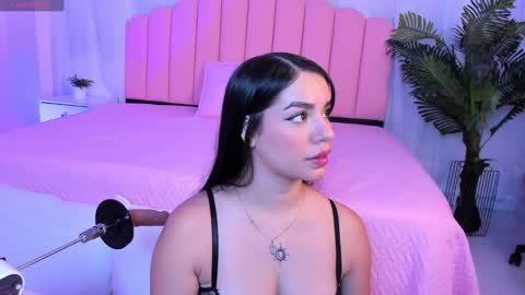 Snapshot of zoe_rivers chatting on February 13, 5:33 pm Zoe online show from February 13, 5:33 pm
