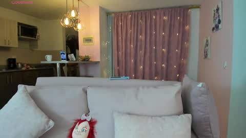 zoe_sullivan_ online show from January 7, 10:01 am