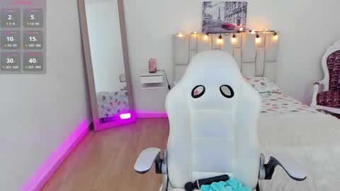 Zoe online show from March 6, 11:25 am