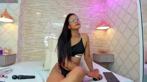 ZoeeSmitth online show from September 15, 11:40 am