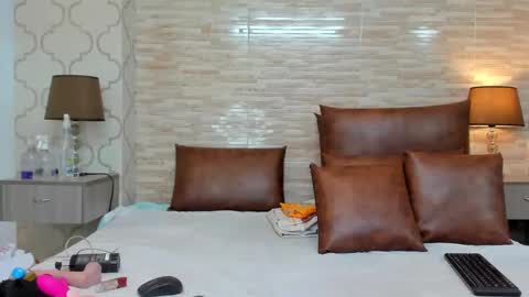 ZoeeSmitth online show from December 10, 11:54 am