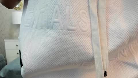 Zoe Krug online show from September 30, 11:49 am