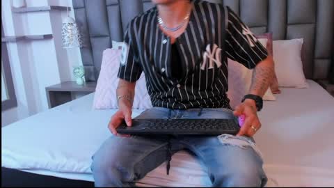 Zoe Krug online show from March 30, 11:54 am