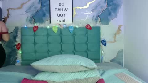 Zoe online show from December 4, 10:10 pm