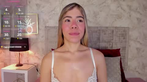 Snapshot of zoespencerr chatting on October 20, 8:01 pm zoespencerr online show from October 20, 8:01 pm