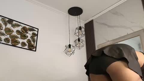 Zuri  online show from October 6, 7:18 pm