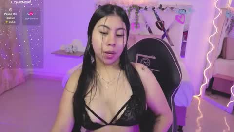 Snapshot of zury_tay chatting on October 19, 12:07 pm ZURY online show from October 19, 12:07 pm