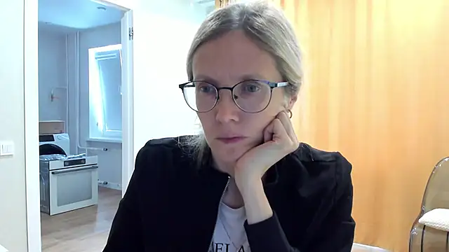 Snapshot of angelmommu chatting on October 12, 6:38 am angelmommu online show from October 12, 6:38 am
