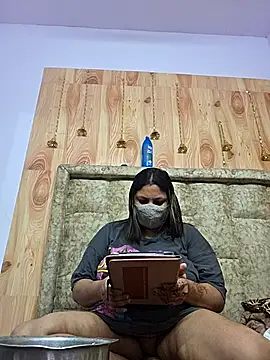 Snapshot of MOM-SUN-COUPLE chatting on October 3, 1:38 pm MOM-SUN-COUPLE online show from October 3, 1:38 pm