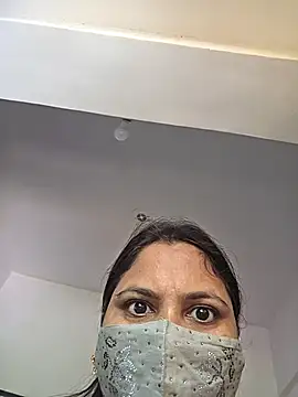 Snapshot of MOM-SUN-COUPLE chatting on October 13, 9:01 am MOM-SUN-COUPLE online show from October 13, 9:01 am