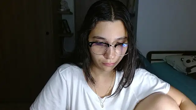 mia  lopez  online show from February 6, 5:22 am