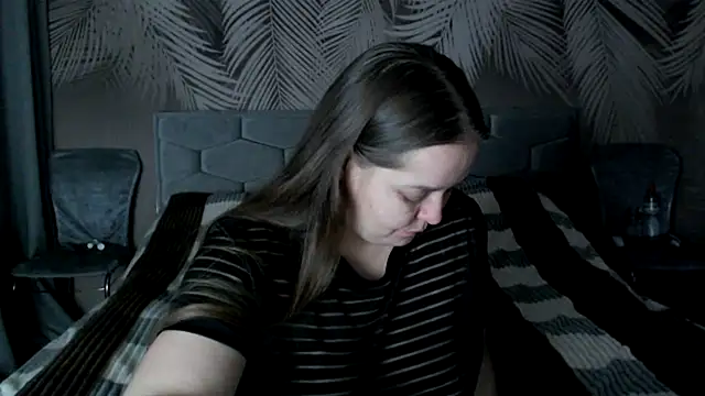 uliastar online show from November 14, 9:09 am