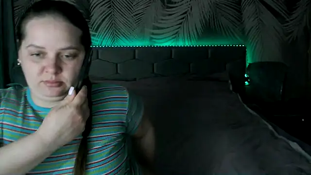 uliastar online show from March 31, 7:30 am