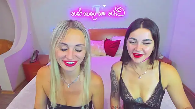 Snapshot of CrazyMilanka chatting on September 14, 1:09 pm CrazyMilanka online show from September 14, 1:09 pm