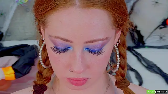 TinaBrook online show from October 22, 6:40 am