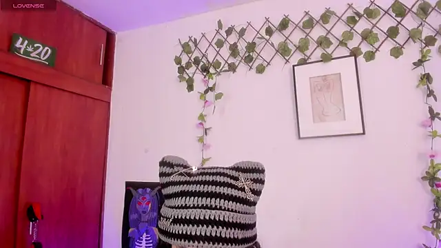 Cata green online show from November 19, 7:58 pm