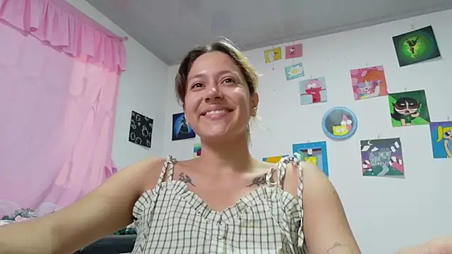 MommyMiaWs online show from December 2, 7:05 pm