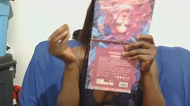 sluttylaura21 online show from November 15, 10:11 pm