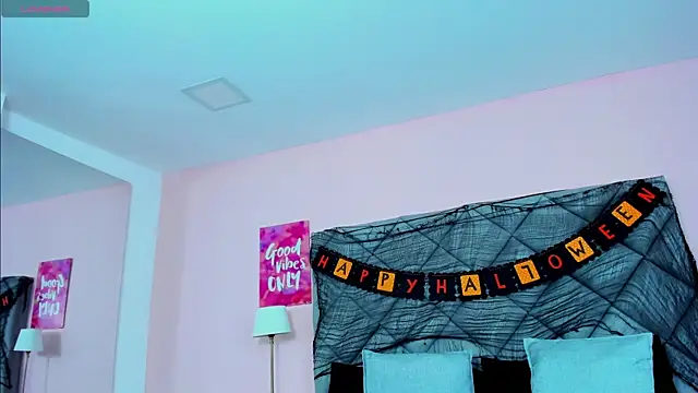 TaylorEvanss online show from October 6, 7:40 pm