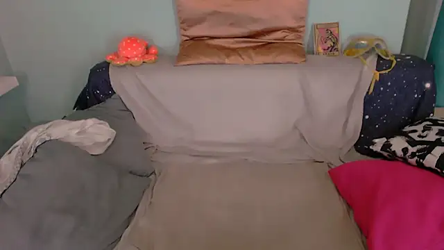 EverlyRays online show from December 1, 7:49 pm