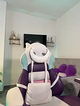 tati reyess online show from December 15, 12:32 pm