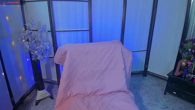 EmilyEvans7 online show from February 12, 6:31 pm